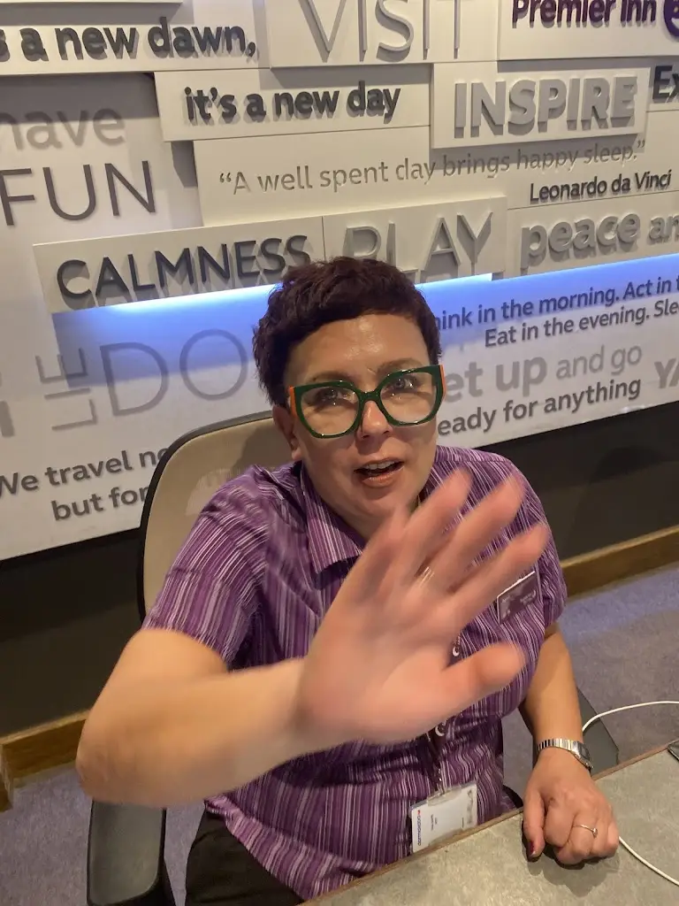 Jamie Warrington_Premier Inn Rugby North  hotel_Crick_review