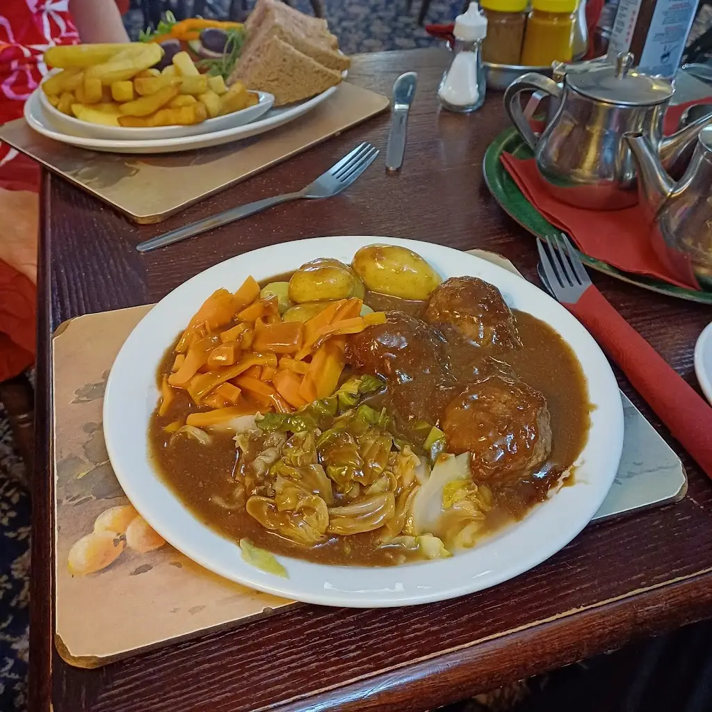 Martin Hopkins_The Red Lion Inn_Crick_review