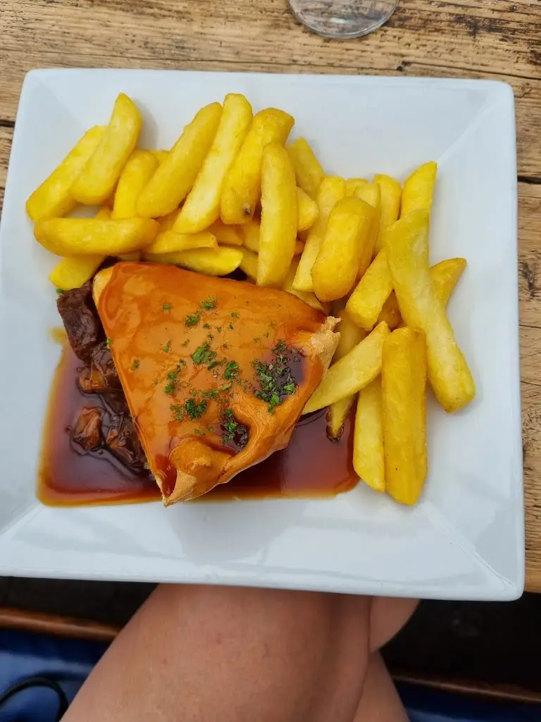 Menu_The Barge & Bottle_Cranwell_image_7