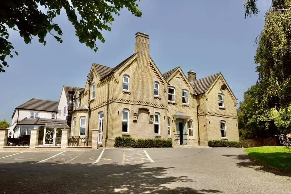 The Finch Hatton_Cranwell_slider_image_1