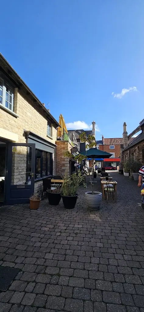 Tracey Larkin_Tablez Cafe Bistro_Cranwell_review