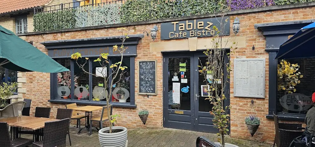 Tablez Cafe Bistro restaurant in Cranwell
