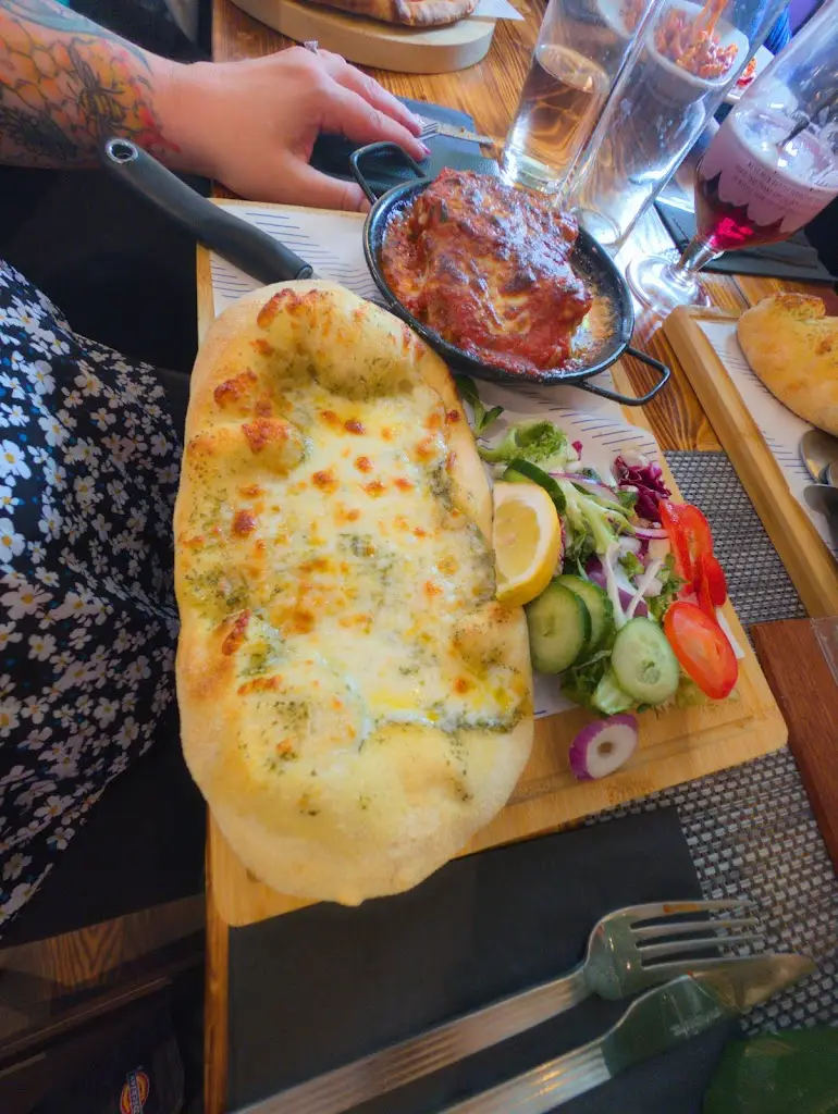 phil t_Raph's Lounge_Cottingham_review