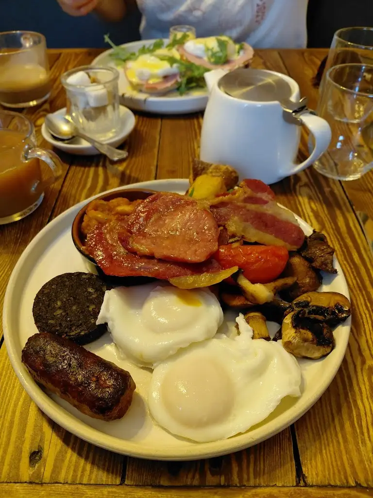 Jo_The Old Lamp Room_Cottingham_review