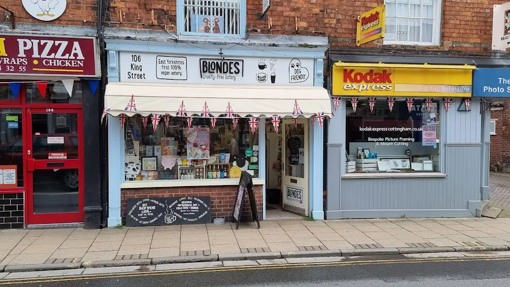 Blondes_Cottingham_slider_image_3