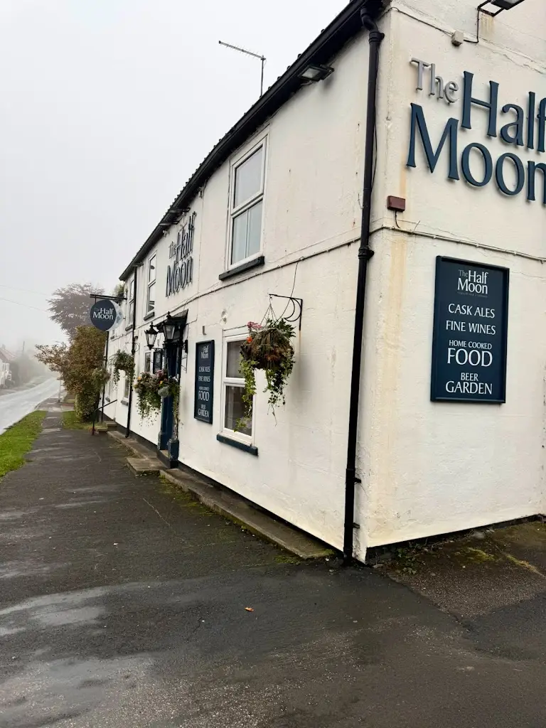 Cal_The Half Moon_Cottingham_review