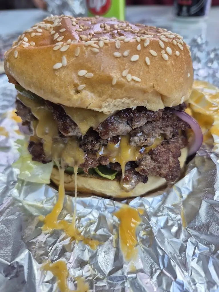 Wisam Abbas_Kings Burgeriy_Cottingham_review