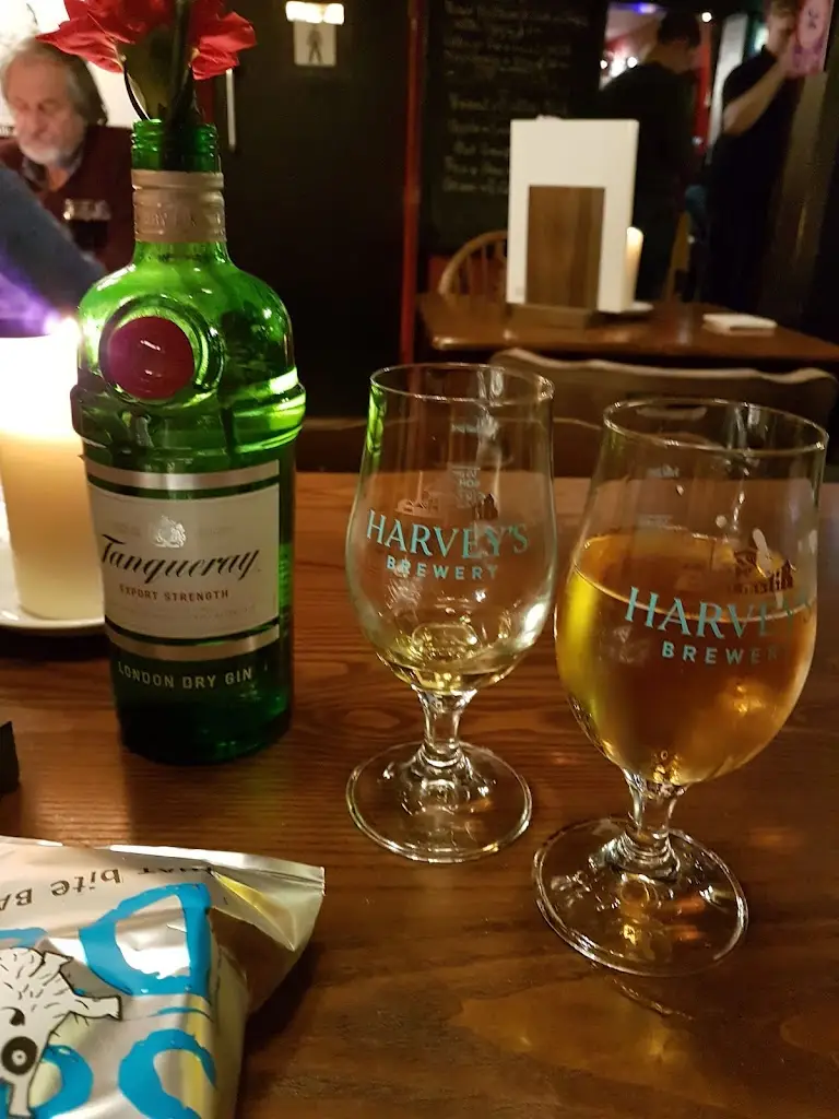 Menu_The Three Horseshoes_Cranleigh_image_2