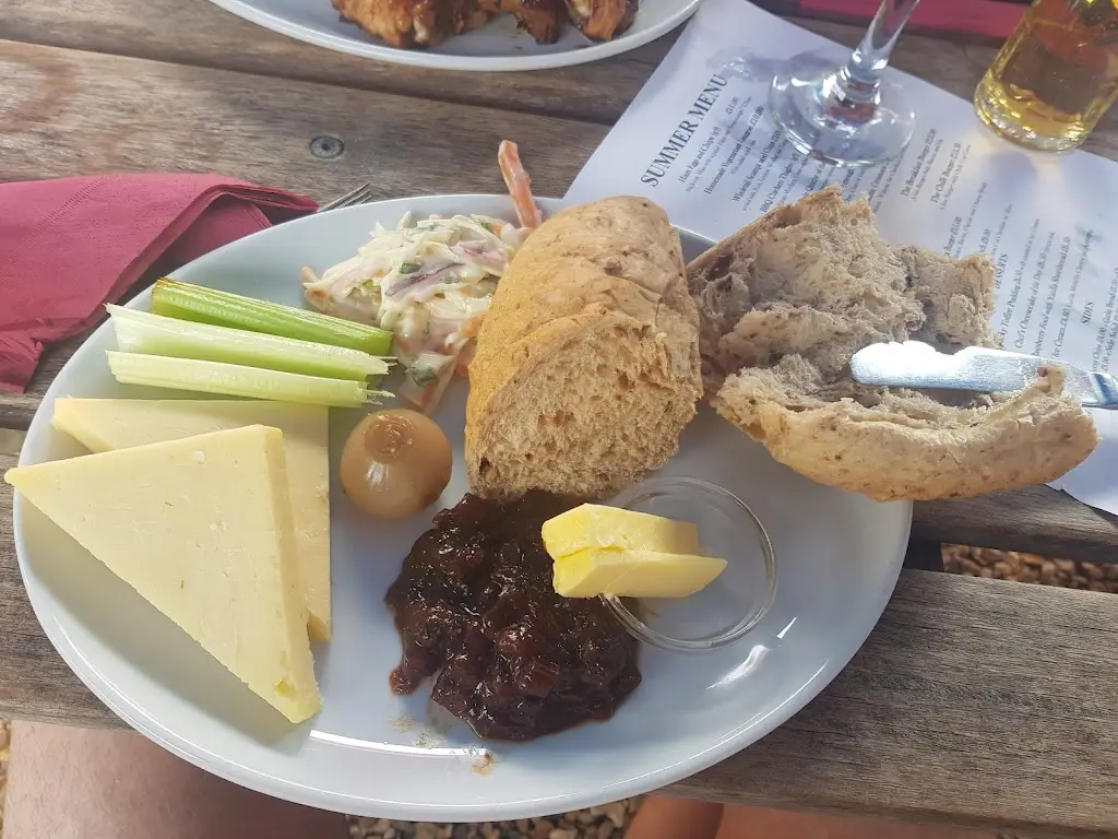 Menu_The Three Horseshoes_Cranleigh_image_7