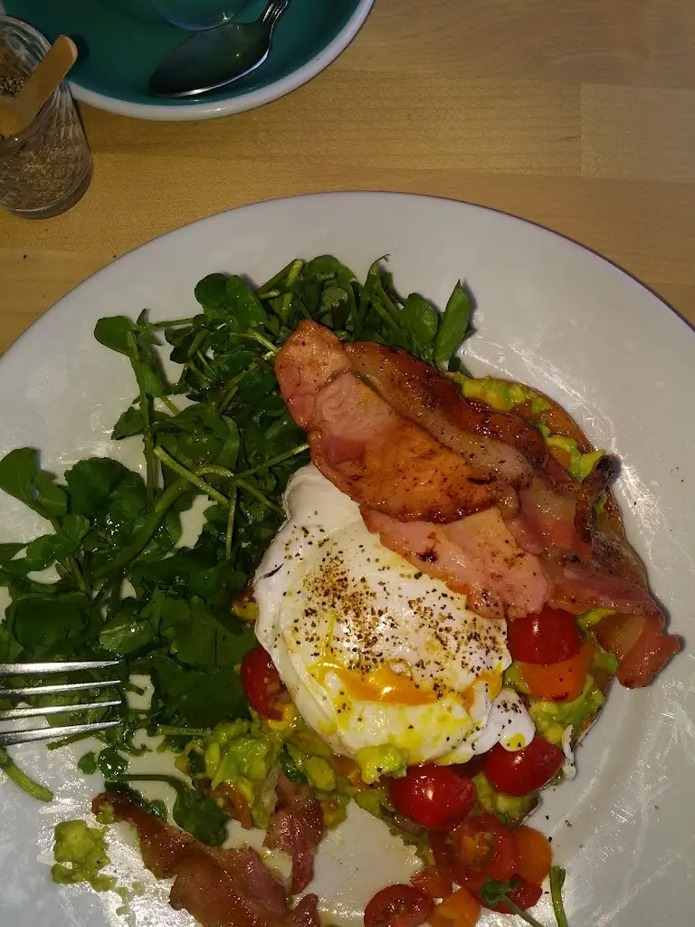 Wild & Green Kitchen_Cranleigh_slider_image_3