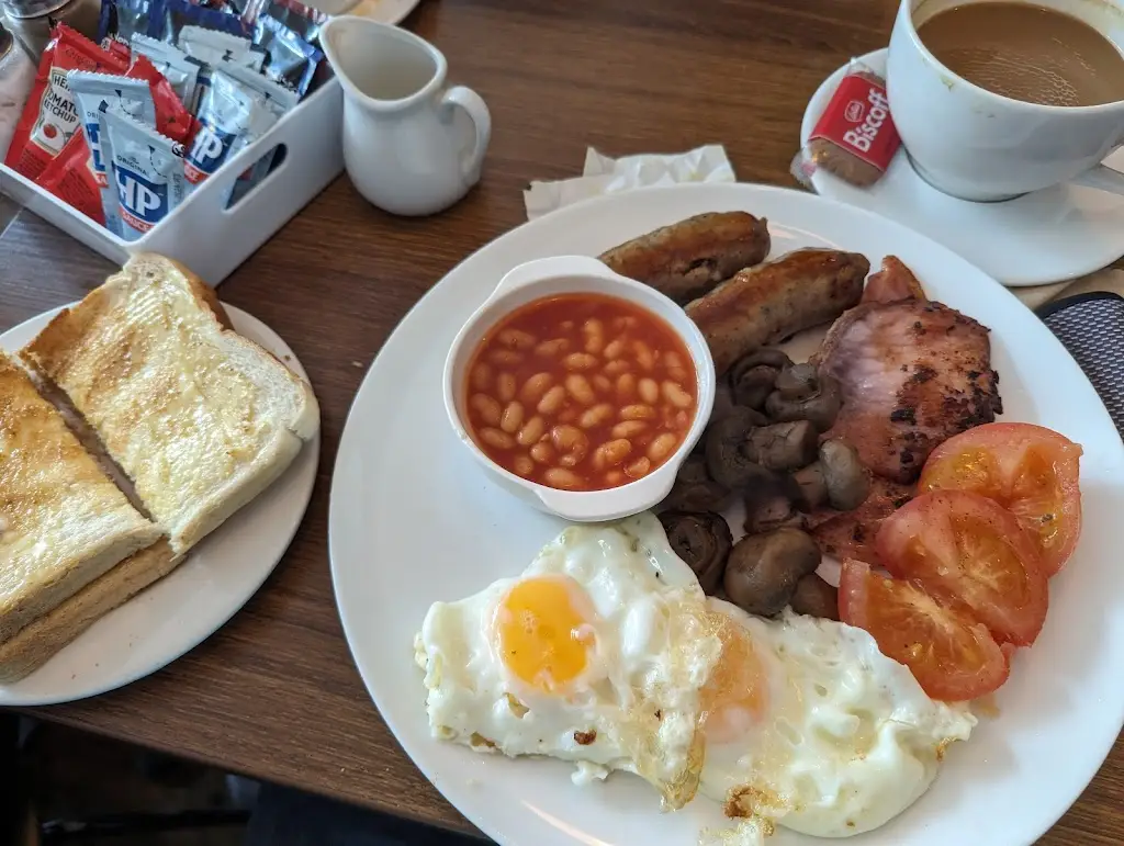 Ian S_Sails of Cowes_Cowes_review