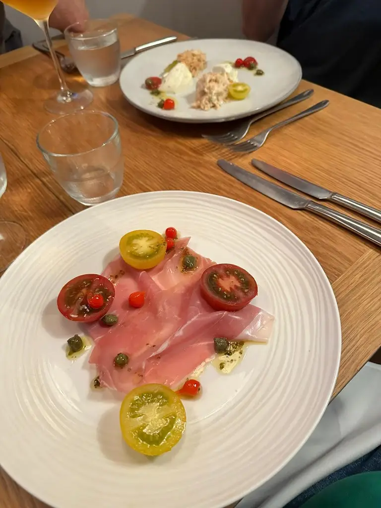 Number 3_Cowes_slider_image_3