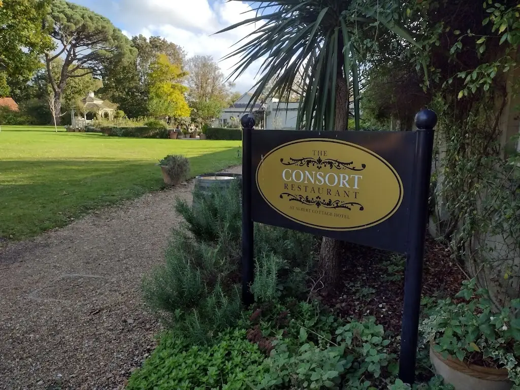 Emma L Gee (Imageering)_Consort Restaurant at Albert Cottage Hotel_Cowes_review