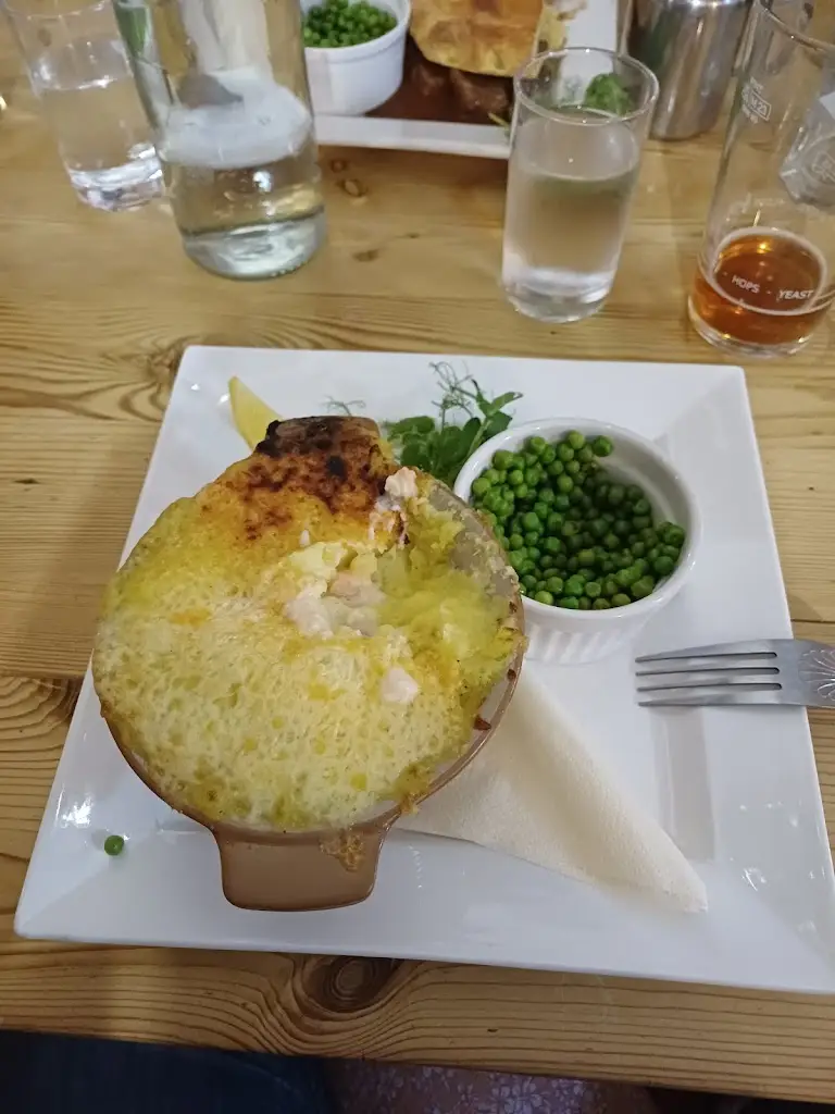 Ian Hawkins_Duke of York_Cowes_recensione