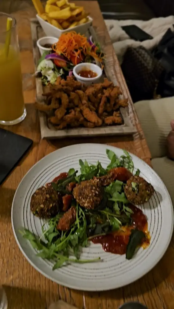 The Lifeboat_Cowes_slider_image_2