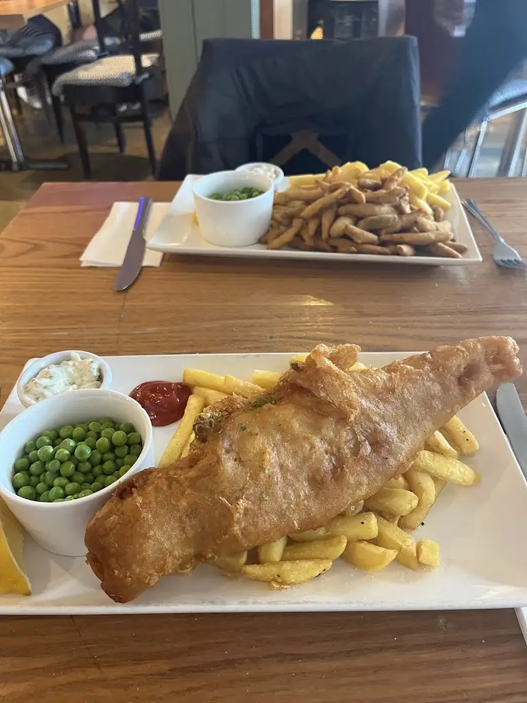 The Lifeboat_Cowes_slider_image_3