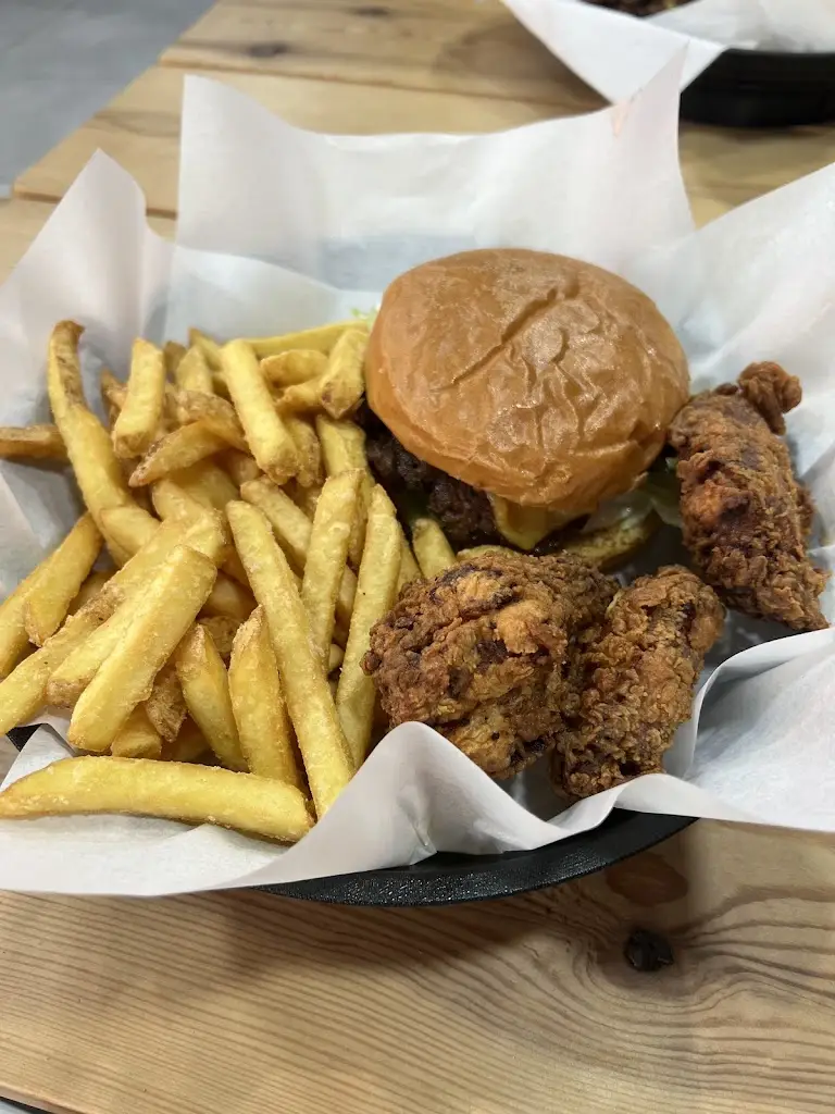 New Haw Burger&Chicken_Addlestone_slider_image_3