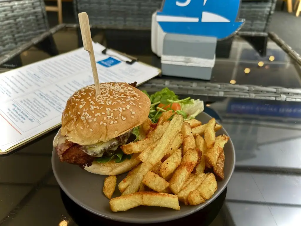 Menu_Pontoon View Bar_Cowes_image_8