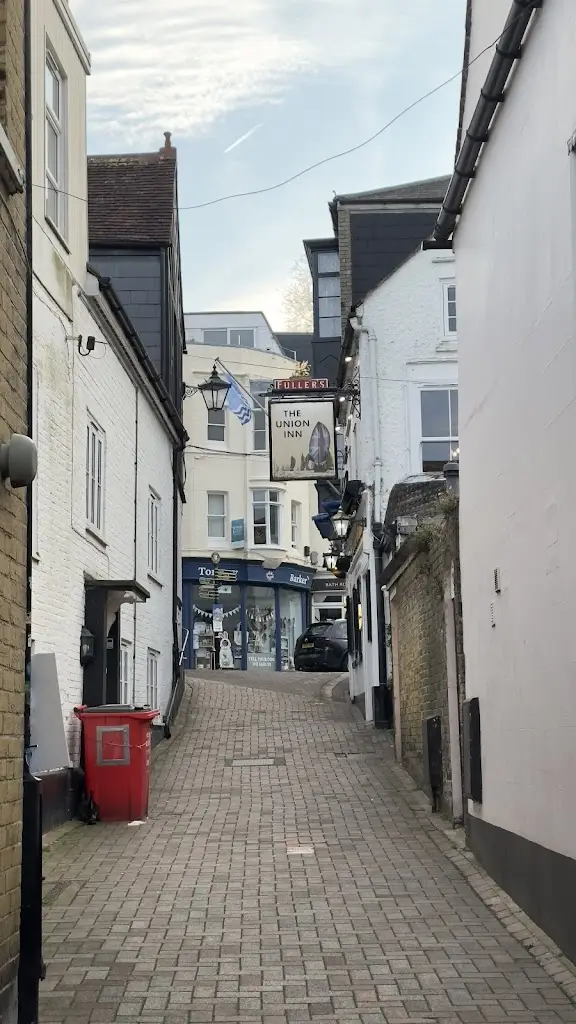 Pramod Singh_The Globe_Cowes_review