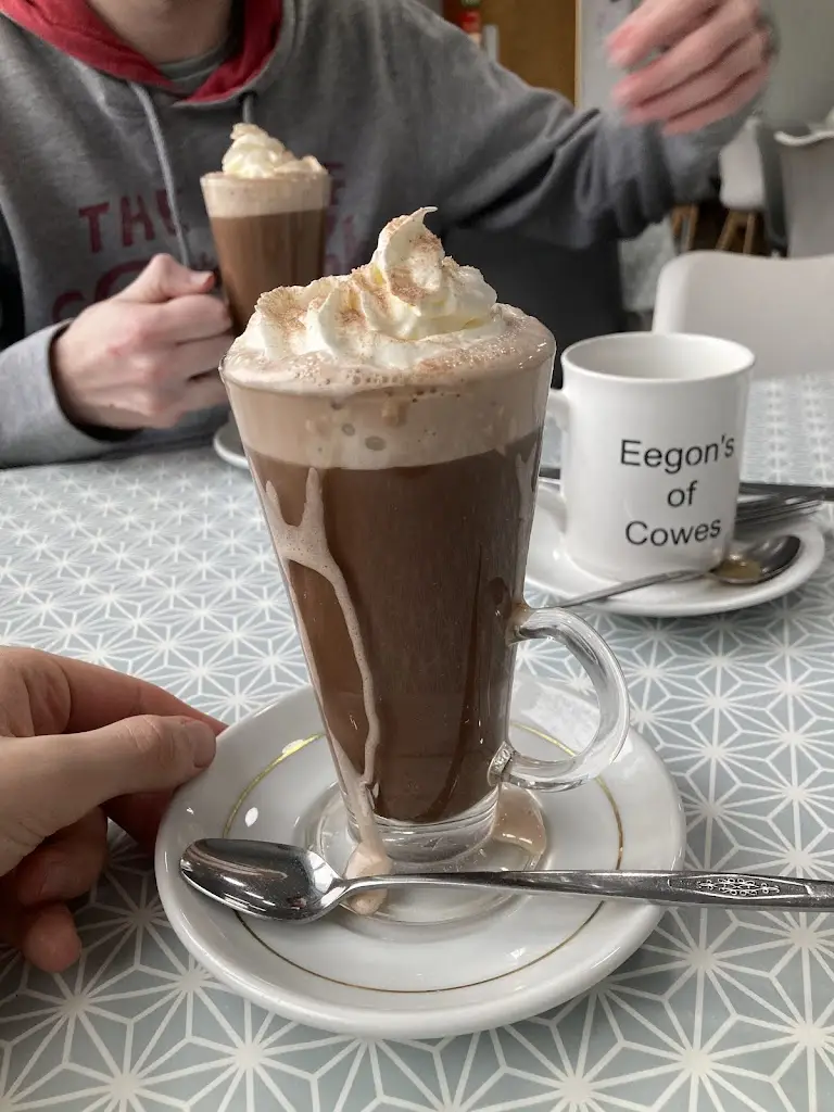 Eegons Cafe_Cowes_slider_image_2