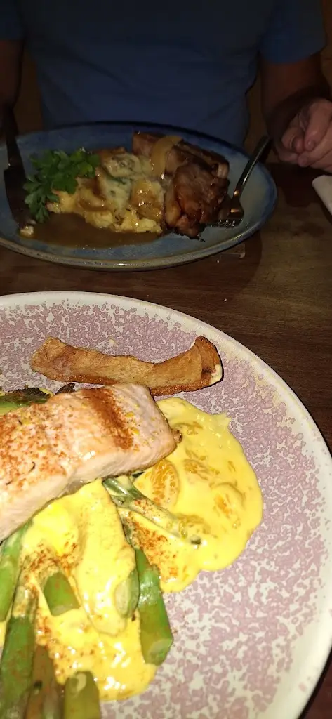 KAREN REDMAN_The Red Duster_Cowes_review