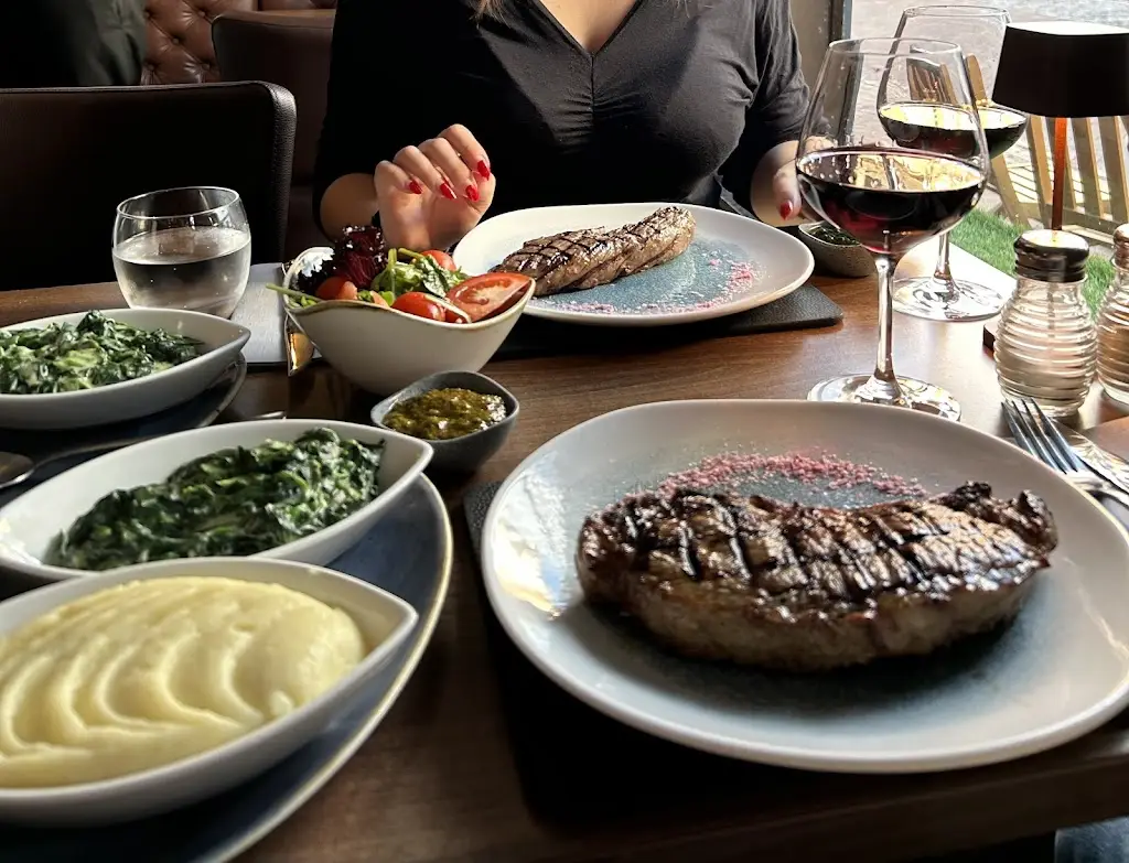 Ryan Roper_Buenos Aires Nights Steakhouse - Ashford_Ashford_review
