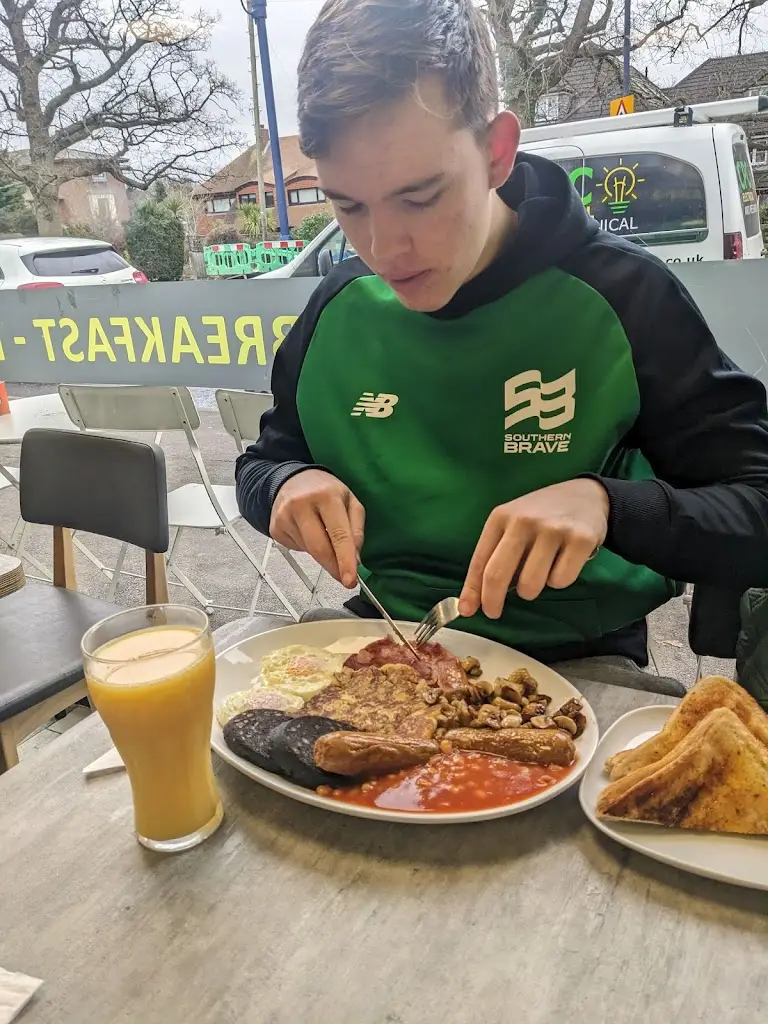 Menu_Cowplain Cafe & Restaurant_Cowplain_image_6