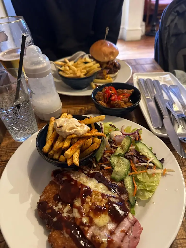 Kayla Rumbold_Ember Woodpecker_Cowplain_review