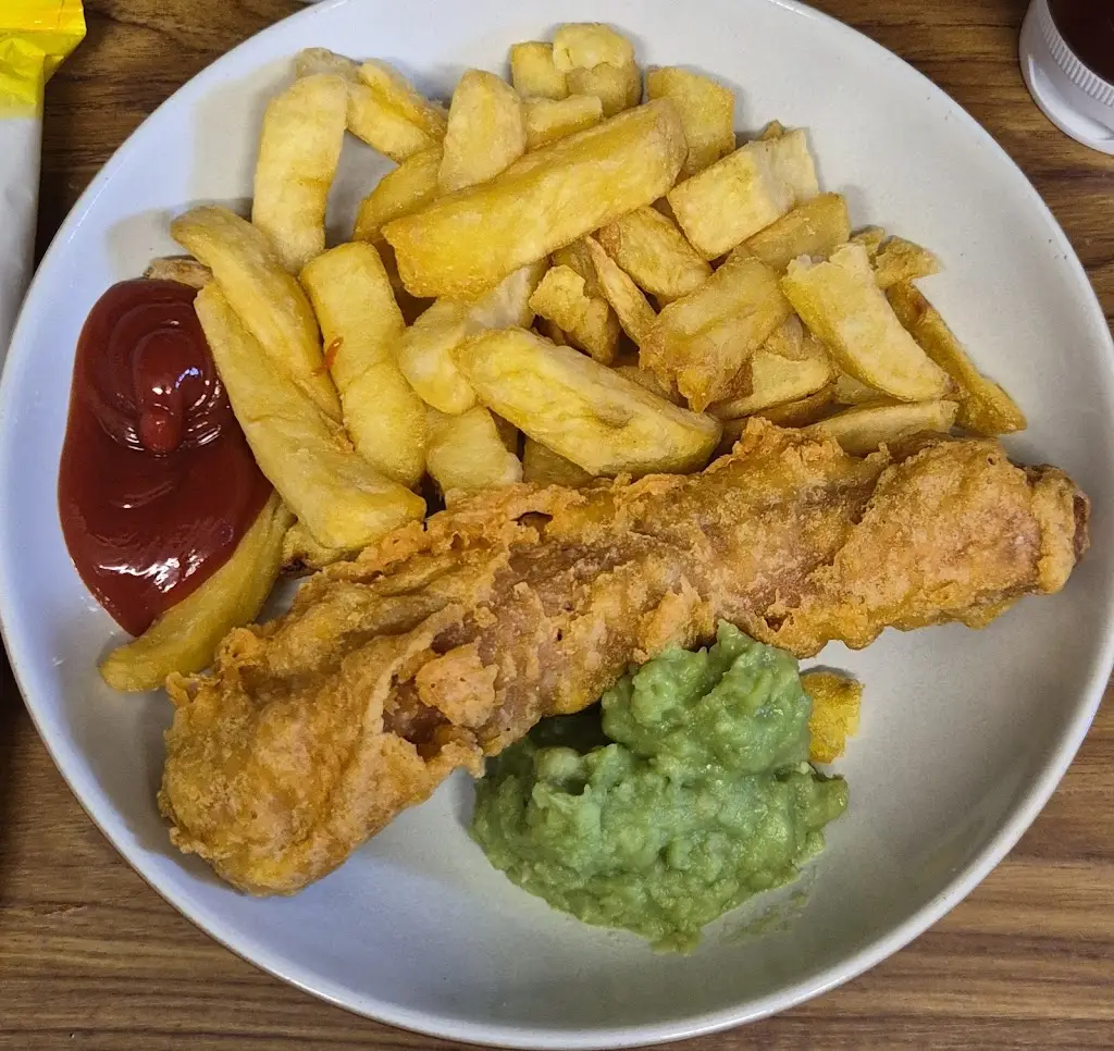 Stuart Craven_Sam’s Fish Bar Cowplain_Cowplain_review