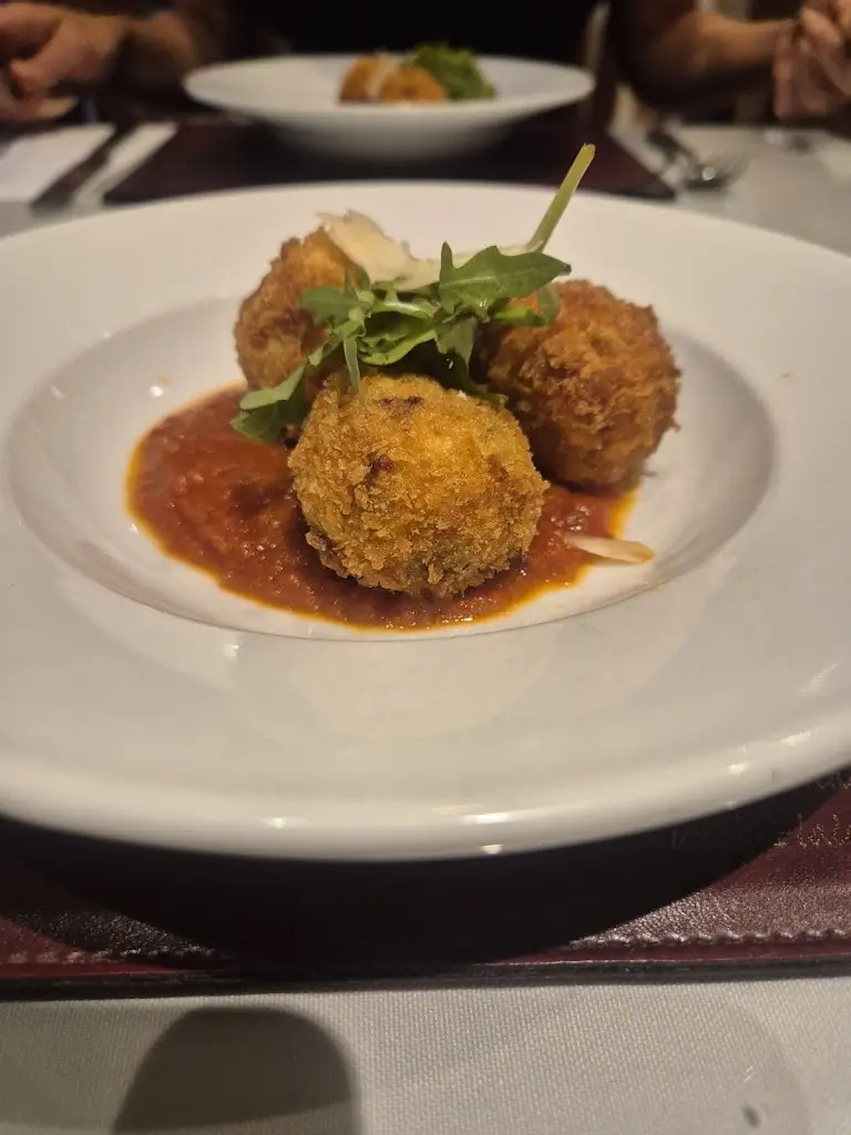 Jessica N_Amici Restaurant_Cowbit_review