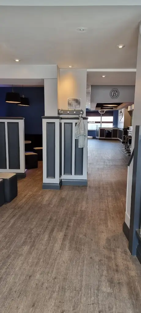 Dan Hunt_Bentleys Bar & Grill_Cowbit_review