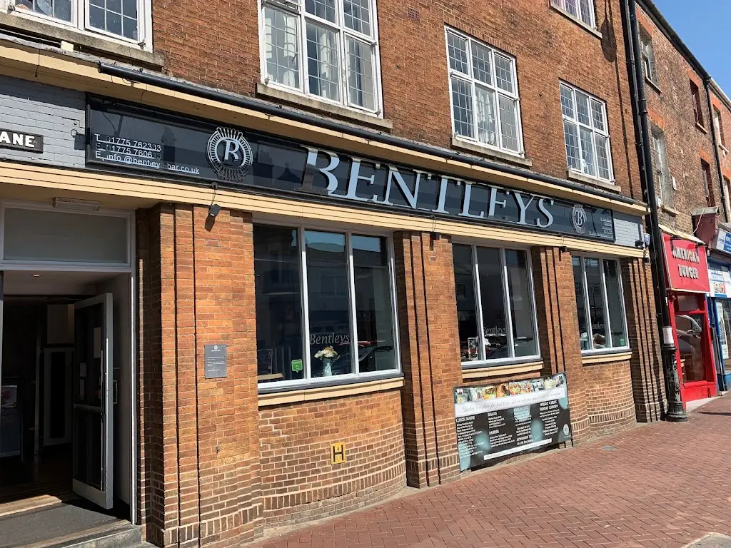 Bentleys Bar & Grill restaurant in Cowbit