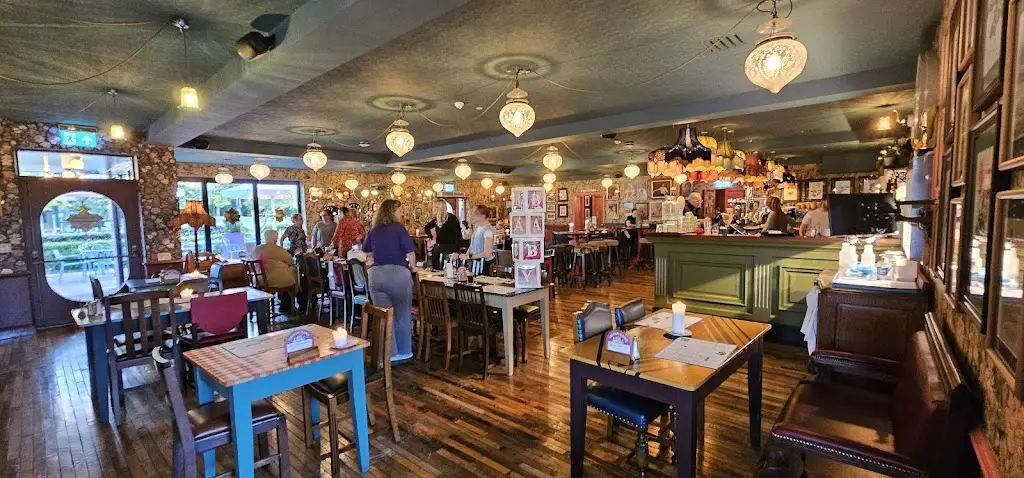 Petalo Lounge_Cowbit_slider_image_3