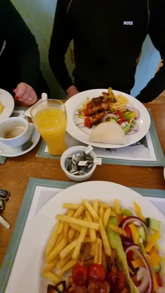 The Garden Street Grill_Cromer_slider_image_2