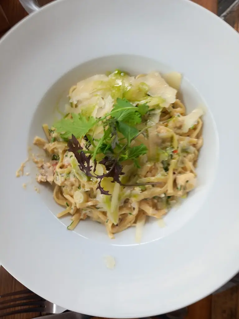 Jo Jo C_Gibson's_Cromer_review