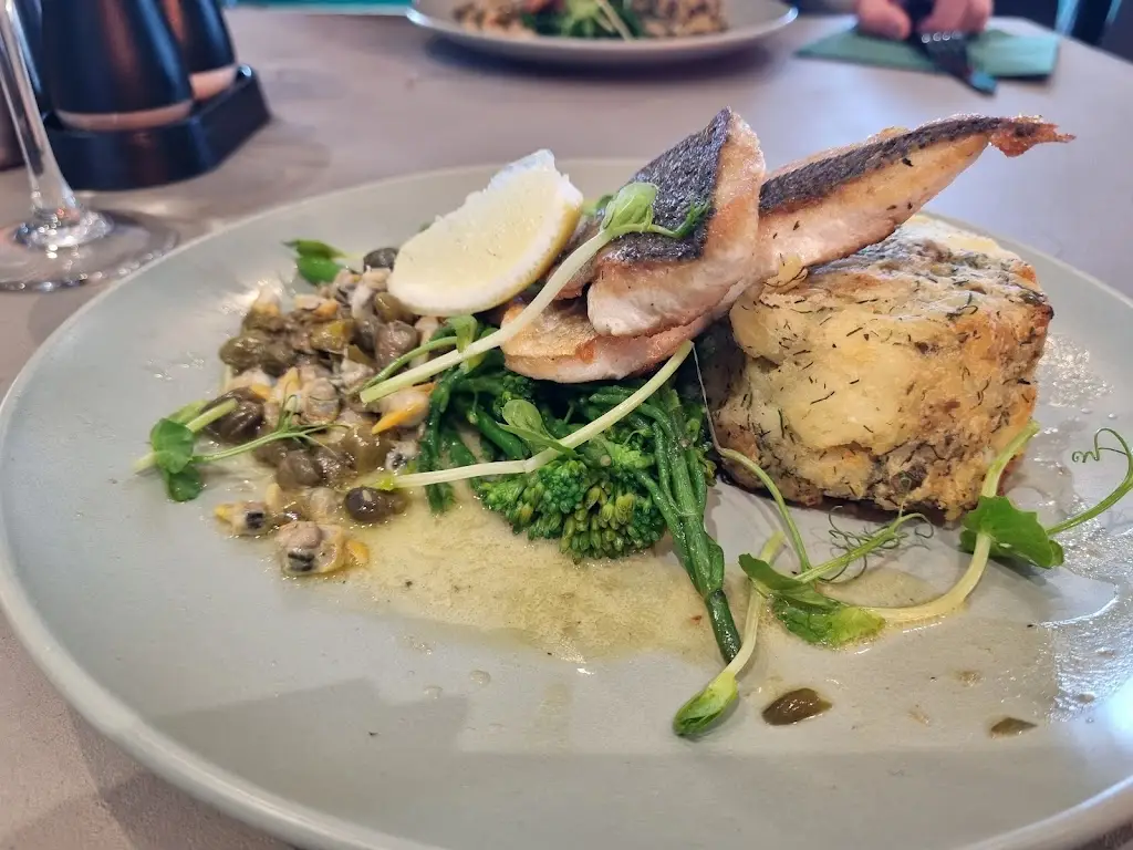 Jill Boyle_Aurora Bar and Restaurant Limited_Cromer_reseña