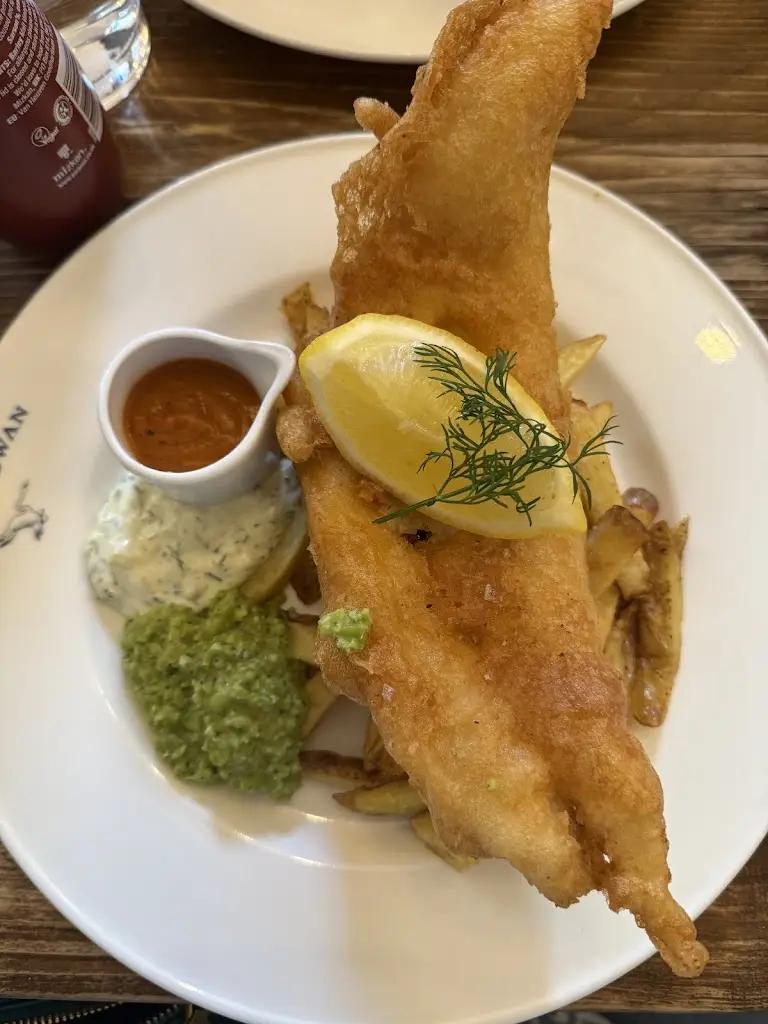 H L_The Crooked Swan_Crewkerne_review