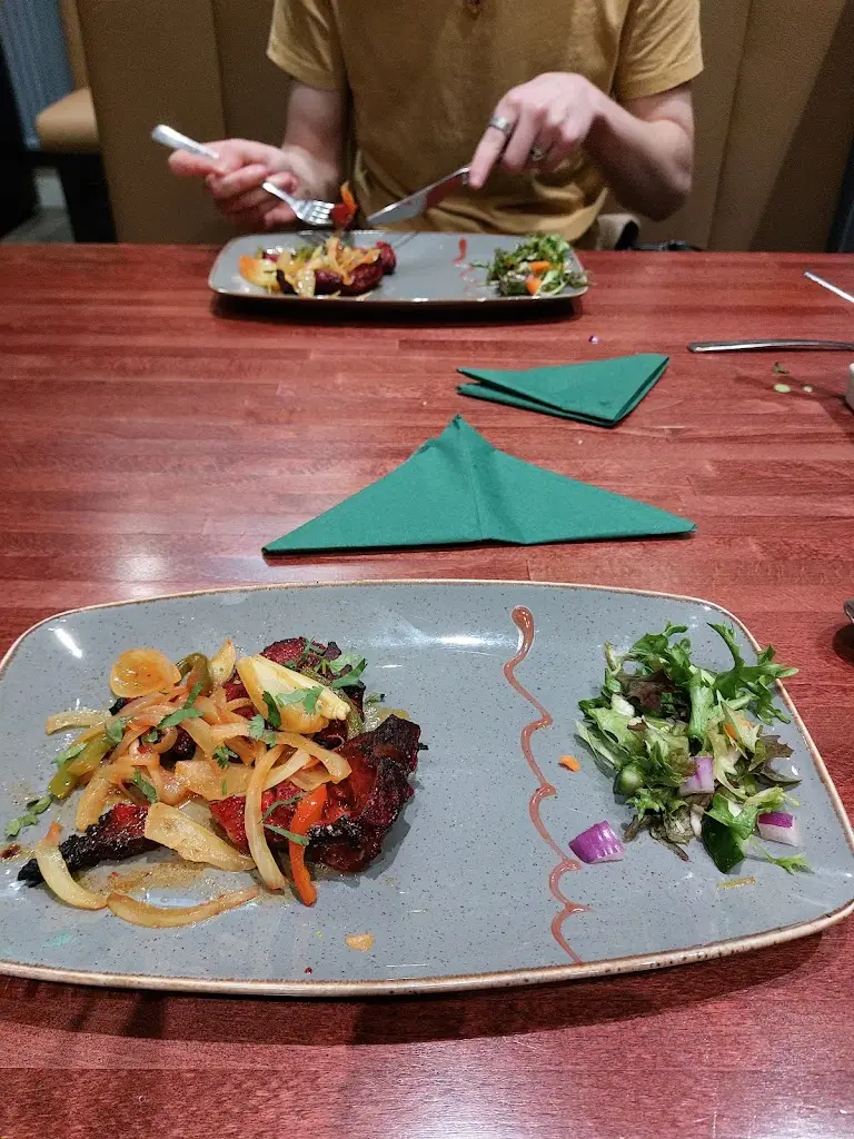 Sarah Batchelor_The Mint Lounge_Crewkerne_review