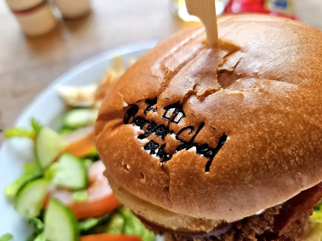 Simon Taylor_Bilby’s_Crewkerne_review