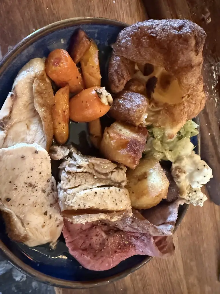 Crispin Sheridan_The White Horse_Crewkerne_review