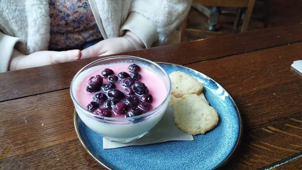 Alan Dyer_Bushel & Strike_Ashwell_review