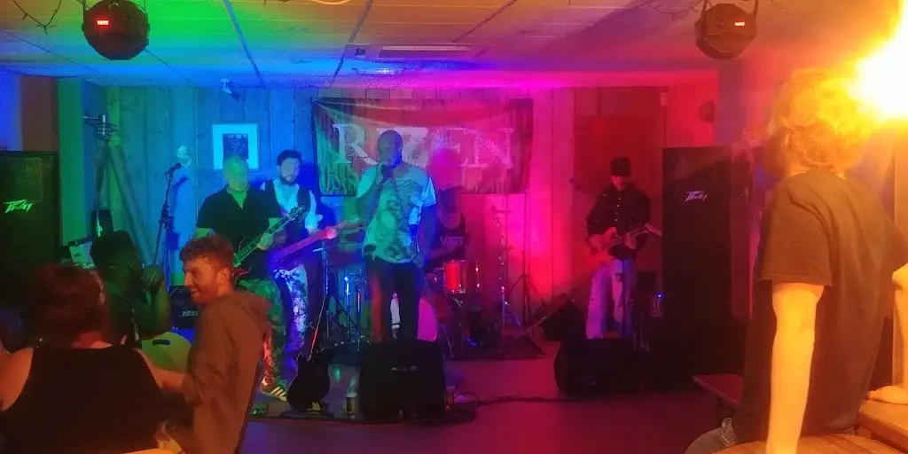 Sean Waldron_Bar 5 Crewkerne_Crewkerne_review