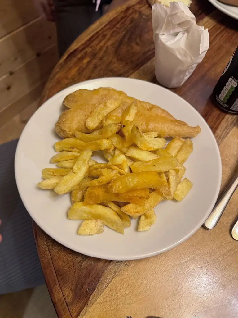 Hannah Jones_Fish & Chips_Crewkerne_review