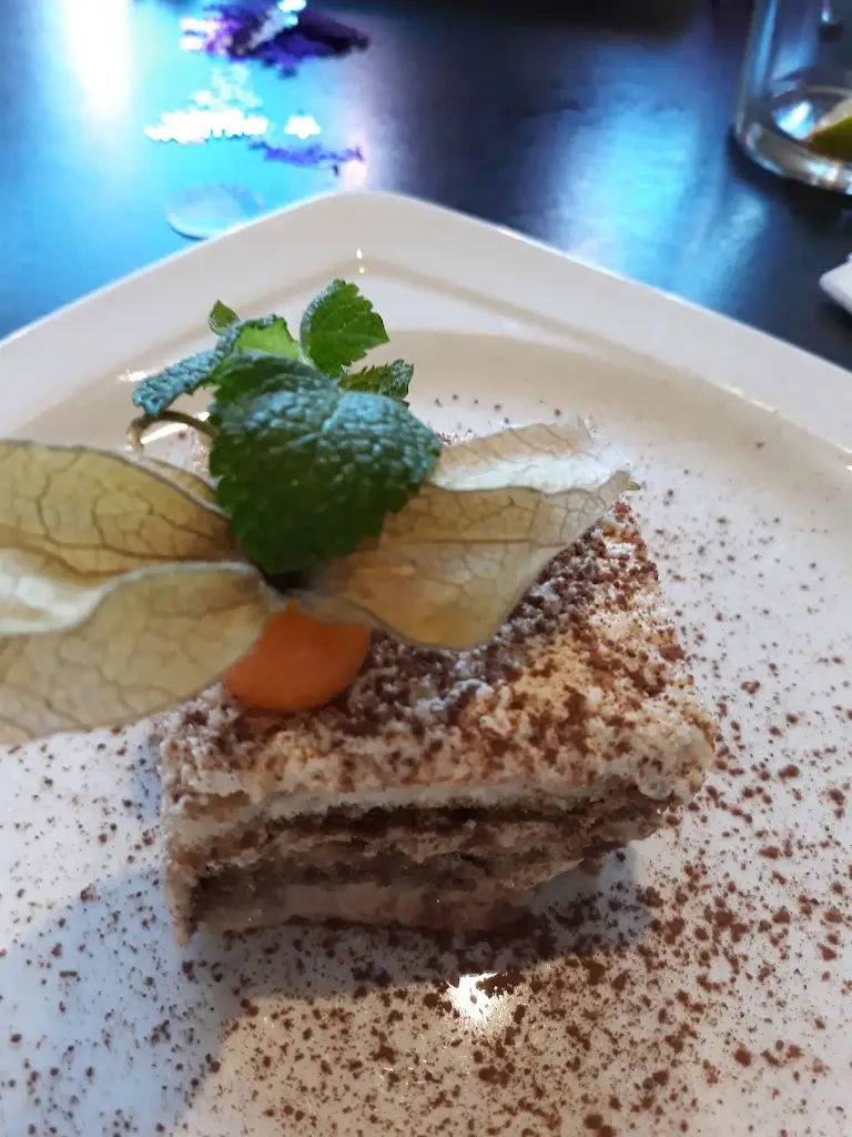 Menu_22 The Square_Cross Hills_image_3