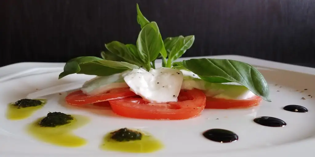 22 The Square_Cross Hills_slider_image_2