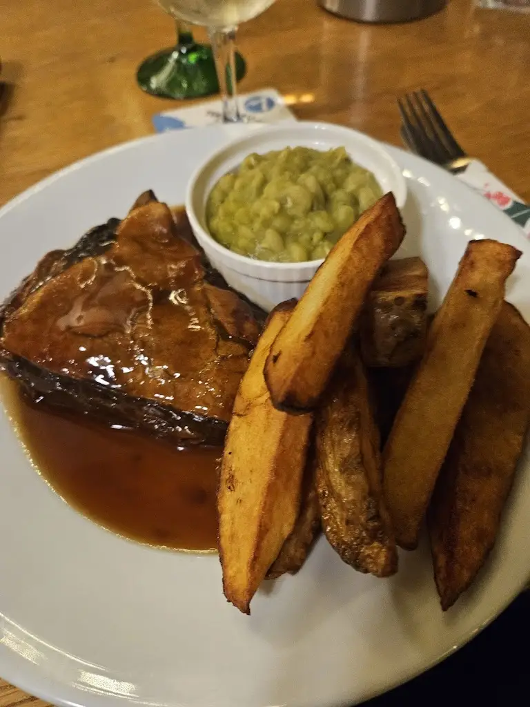 Johanna Hope_Old White Bear Public House and Restaurant_Cross Hills_review