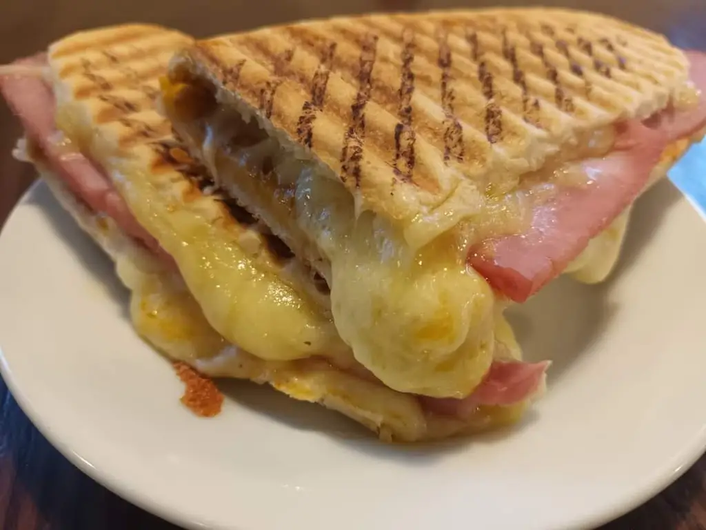 Burneys Cafe Crosshills restaurant in Cross Hills