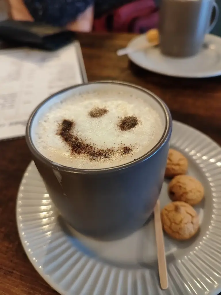 Jess Roberts_Callons Cafe/Bar_Cross Hills_review