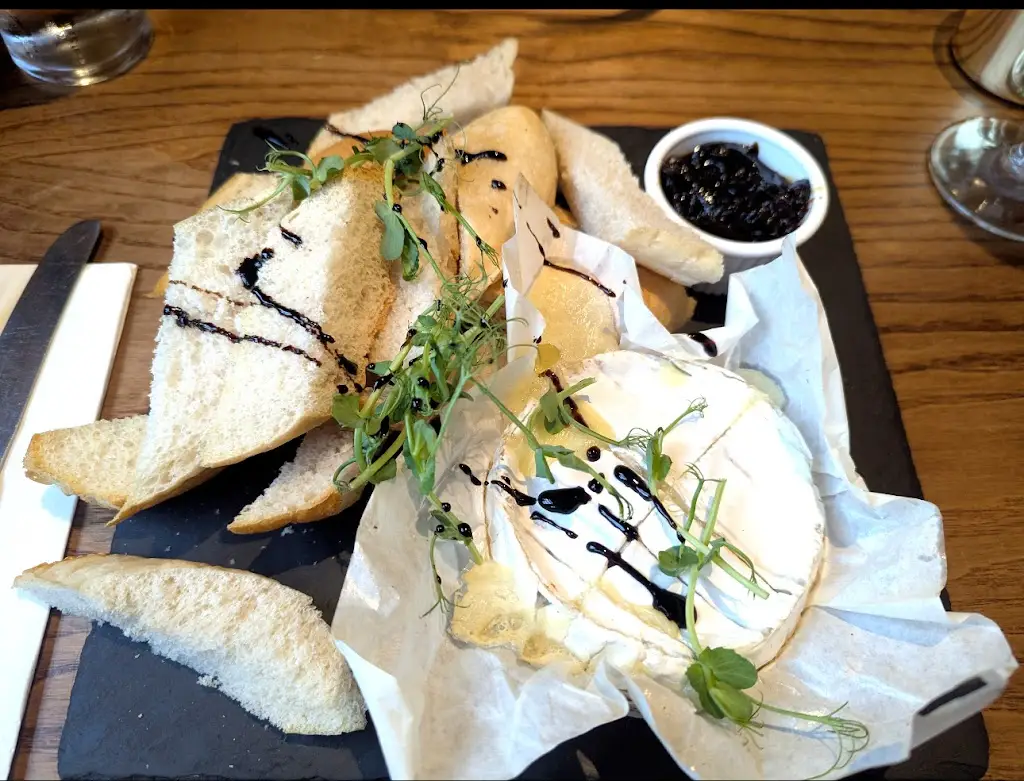 Sonya Tickle_The Wheatsheaf_Croston_review