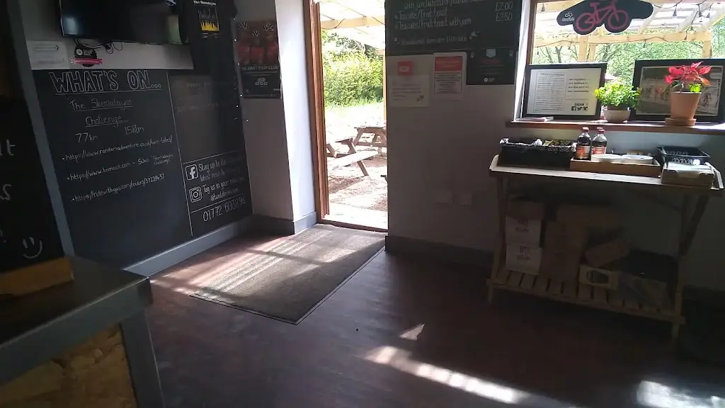 Twin Lakes Velo Cafe_Croston_slider_image_2